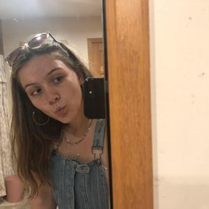 Meet your Posher, Hailey